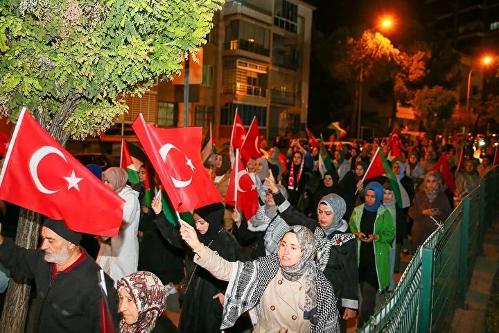 Türkiye Genelinde İsrail’in Gazze Yardım Konvoyuna Saldırısına Toplum Tepkisi