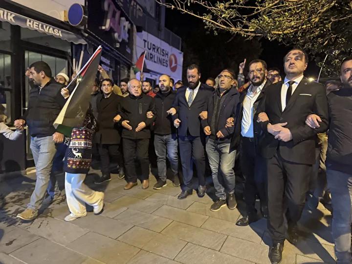 Türkiye Genelinde İsrail’in Gazze Yardım Konvoyuna Saldırısına Toplum Tepkisi