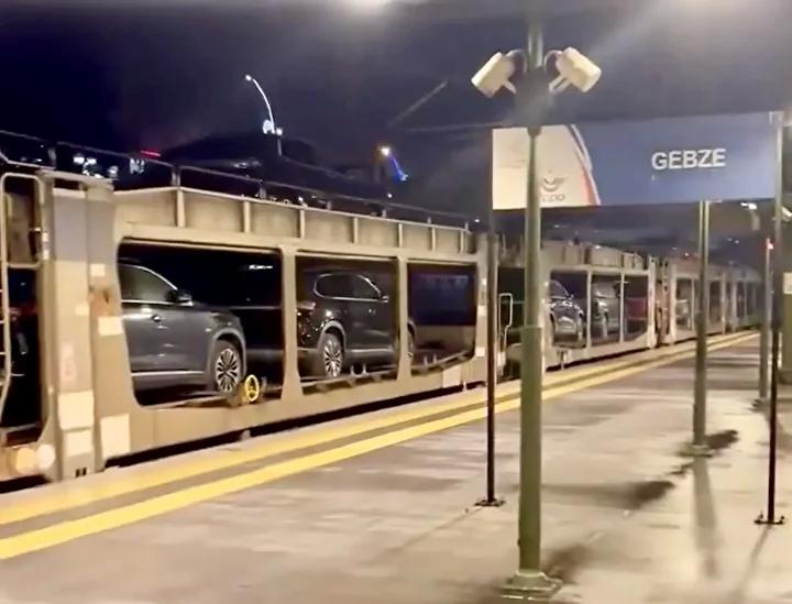 Türkiye'den Avrupa’ya İlk Yerli Elektrikli Otomobil Sevkiyatı Başladı
