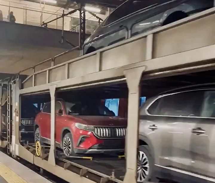 Türkiye'den Avrupa’ya İlk Yerli Elektrikli Otomobil Sevkiyatı Başladı