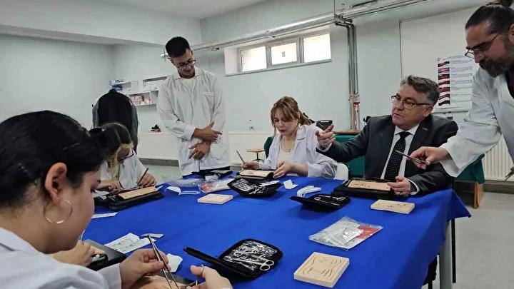 Türkiye’nin İlk Donanımlı Veteriner Klinik Beceri Laboratuvarı Çaycuma’da Hizmete Açıldı
