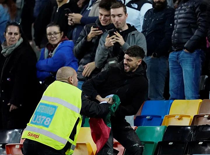 Udine'de Gerçekleşen Futbol Maçında Protesto ve Güvenlik Çalışmaları
