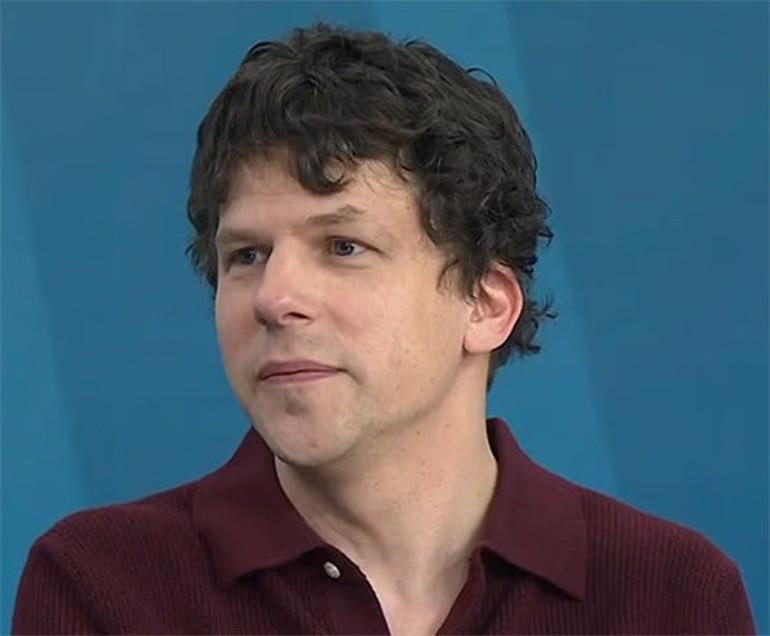 Ünlü Aktör Jesse Eisenberg'den Tanımadığı Birine Böbrek Bağışı Sözü 2 Kan Bağışlarından Eski Alışkanlığı