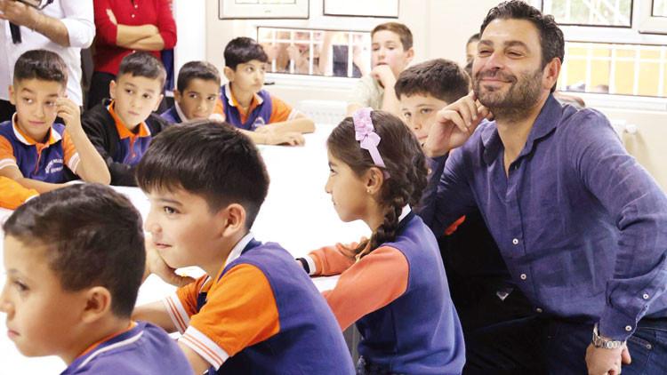 Ünlü Oyuncu Akbaba, TEGV Mardin Midyat Öğrenim Birimi'nde Çocuklarla Buluştu