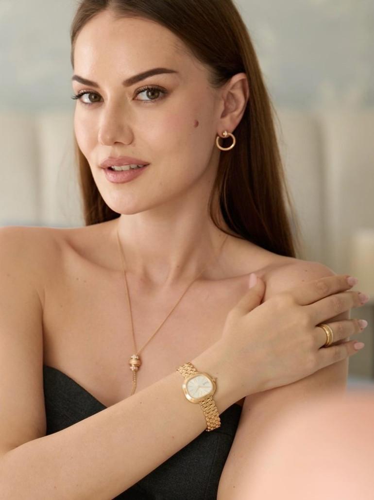 Ünlü Oyuncu ve Moda Tutkunlarının Buluşma Günü: Yeni Koleksiyon Tanıtımı 2 Ünlü Oyuncu ve Moda Tutkunlarının Buluşma Günü: Yeni Koleksiyon Tanıtımı