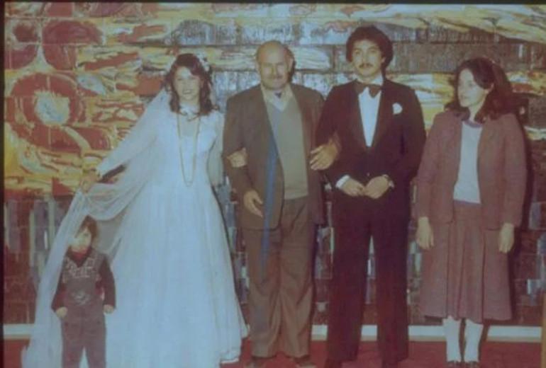 Ünlülerin Aile Anıları ve Özlem Dolu Paylaşımlarıyla Duygusal Anlar