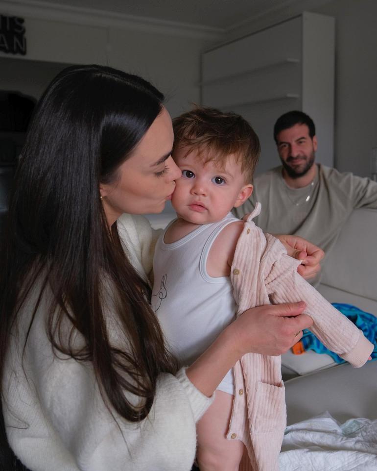 Ünlülerin Aile Anıları ve Özlem Dolu Paylaşımlarıyla Duygusal Anlar