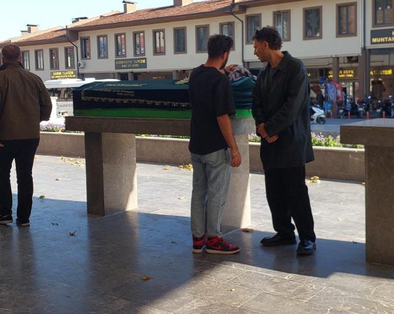 Uraz Kaygılaroğlu'nun Babaannesi Nezahat Kaygılaroğlu'nun Vefatı ve Anıları