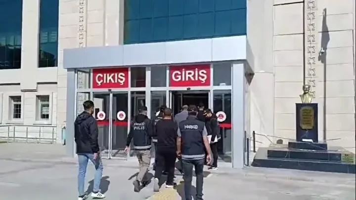 Uyuşturucu Operasyonunda Gözaltılar ve Ele Geçirilen Malzemeler