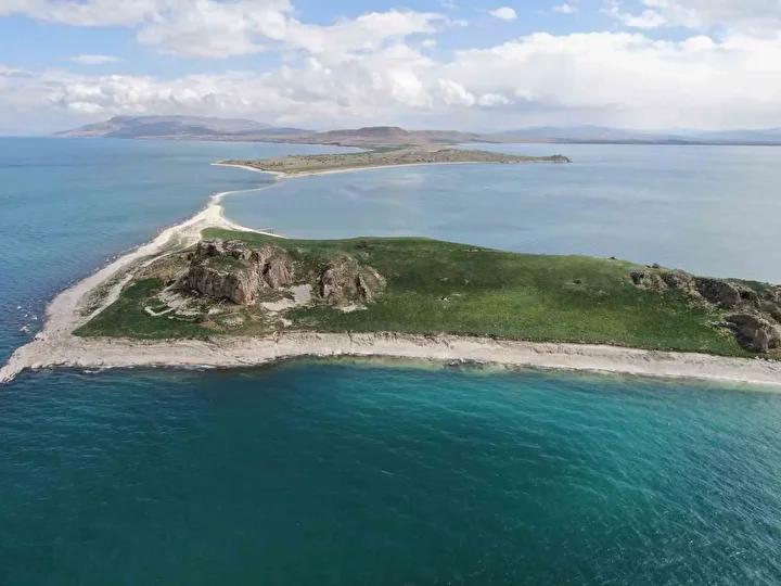 Van Gölü'nde Su Seviyesinin Düşüşüyle Ortaya Çıkan Tarihi Yol ve Ekolojik Etkiler 2 Gelecek Vaat Eden Perspektifler ve Ekonomik Kaynaklar