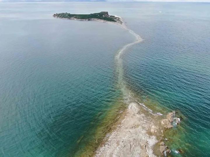 Van Gölü'nde Su Seviyesinin Düşüşüyle Ortaya Çıkan Tarihi Yol ve Ekolojik Etkiler 3 Gelecek Vaat Eden Perspektifler ve Ekonomik Kaynaklar