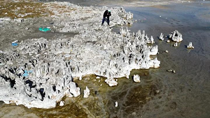 Van Gölü'nün Kuraklıkla Yeniden Keşfedilen Mikrobiyalitleri