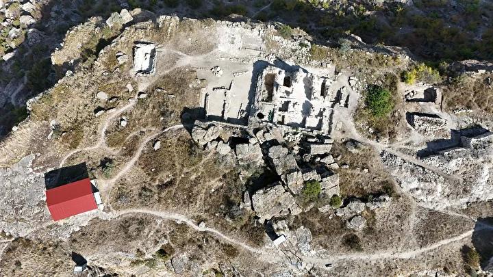 Van Kalesi’nde Kazılarla Tarihin Derinliklerine Yolculuk