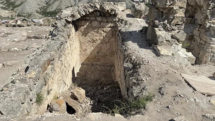 Van Kalesi’nde Kazılarla Tarihin Derinliklerine Yolculuk