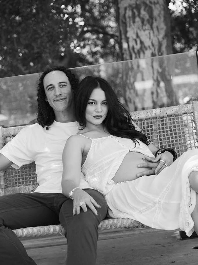 Vanessa Hudgens’in Birinci ve İkinci Hamilelik Yolculuğu: Mutluluğa Açılan Kapı