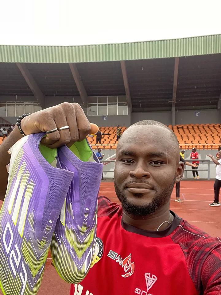 Victor Osimhen'in Hayranına Jest Yapması Sosyal Medyada Gündem Oldu