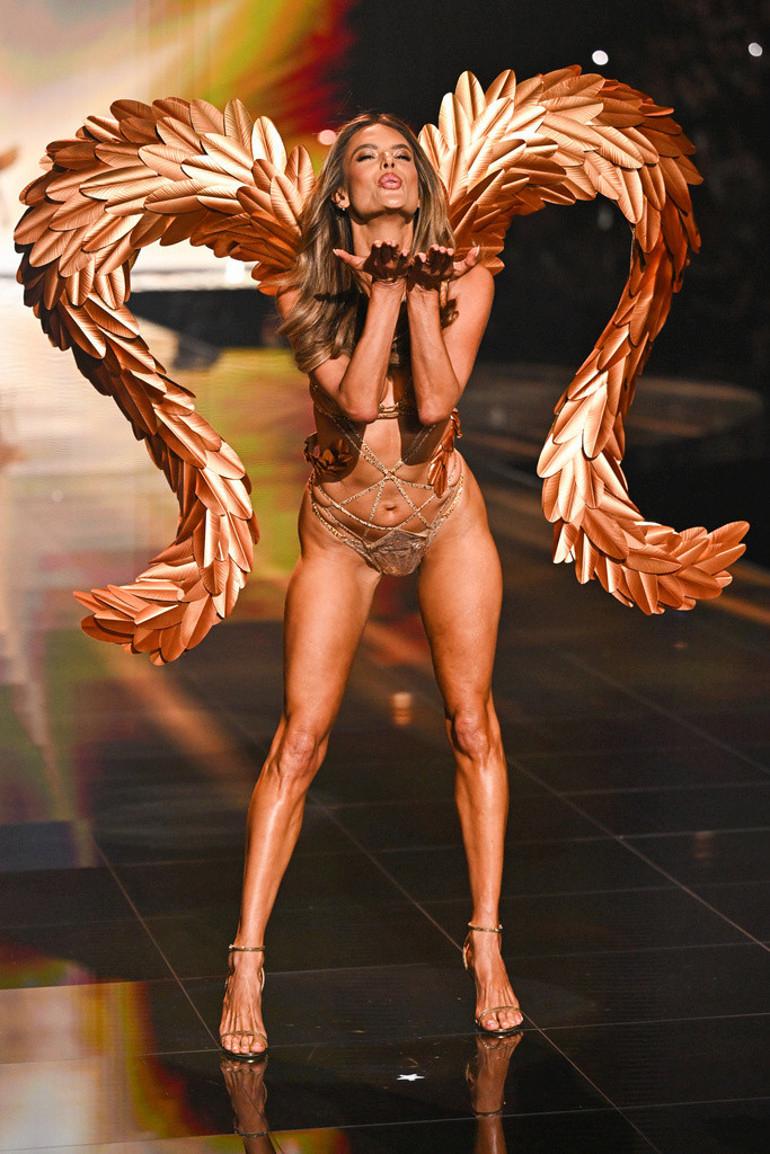 Victoria’s Secret Moda Gösterisi 2024: Zirvedeki Yenilikler ve Unutulmaz Anlar