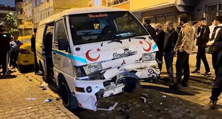 Yağışın Etkisiyle Meydana Gelen Trafik Kazasında Araçlar Hasar Gördü 3 Yağışın Etkisiyle Meydana Gelen Trafik Kazasında Araçlar Hasar Gördü