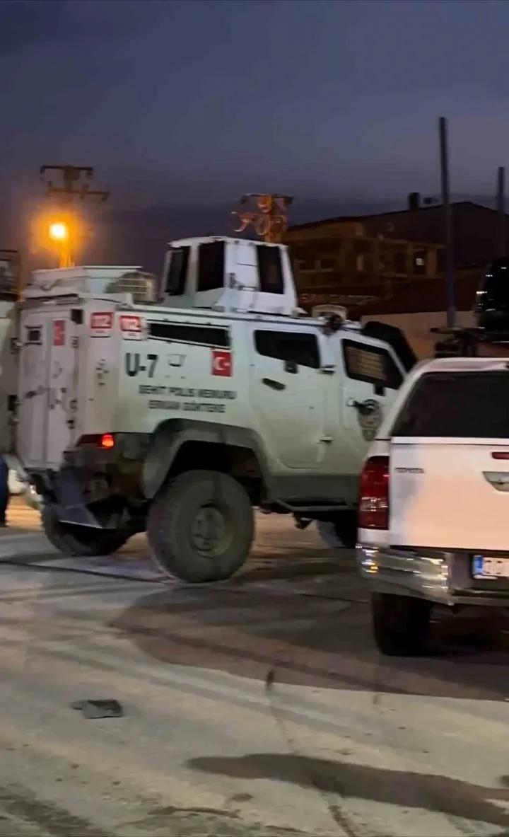 Yüksekova’da Çıkan Kavgada Bir Genç Bıçaklandı