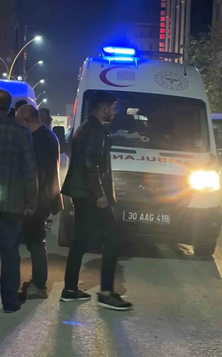 Yüksekova’da Çıkan Kavgada Bir Genç Bıçaklandı