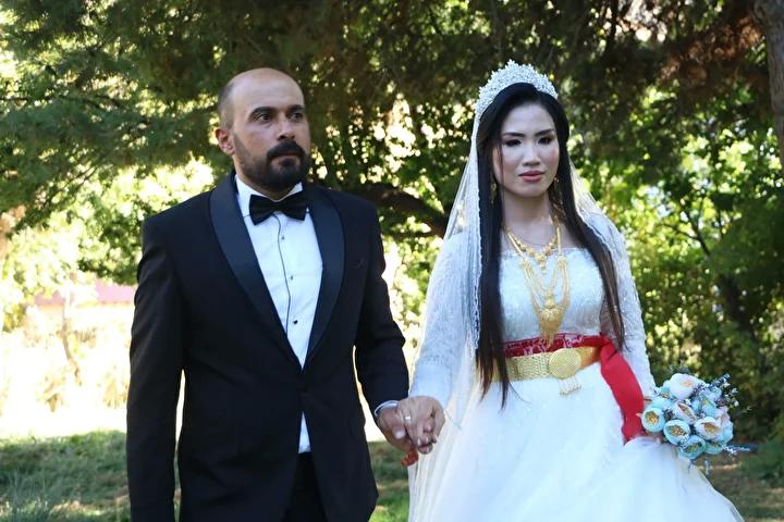 Yüksekova'da Vietnamlı Gelinin Türk Gelinlikle Buluşması ve Aile Hikayesi