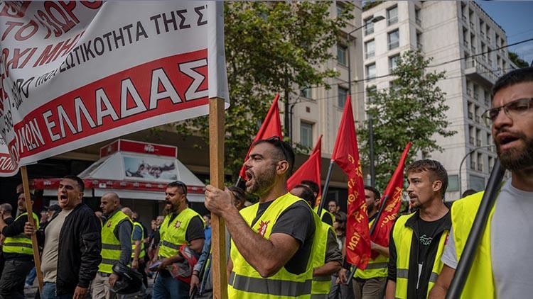 Yunanistan'da İşçileri Zorlayan Yeni Çalışma Yasası ve Günlük Grev