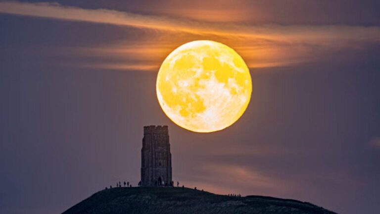 2025 Kastoray Dolunayinin Astrolojik Etkileri ve Burclara Gorunumu