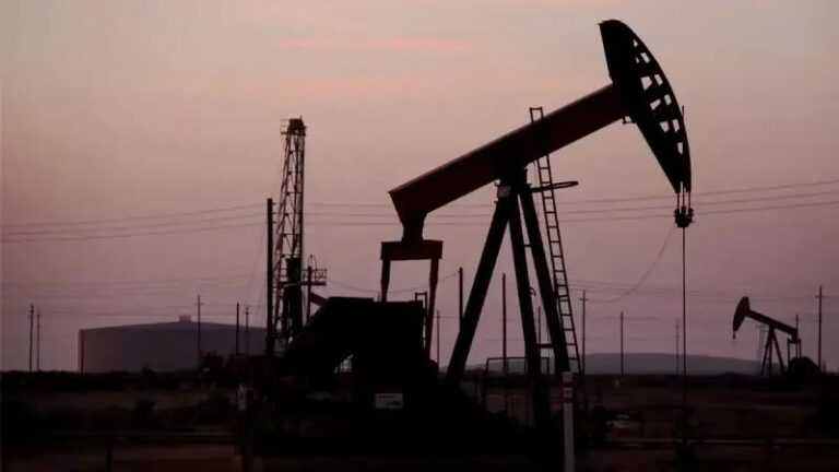 ABD Ham Petrol Stoklarindaki Guncel Degisimler ve Uretim Tahminleri