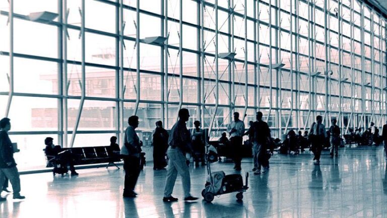 ABD Hava Trafik Kontrolorleri ve Kapasitenin Kritik Duzeyde Kapanmasi