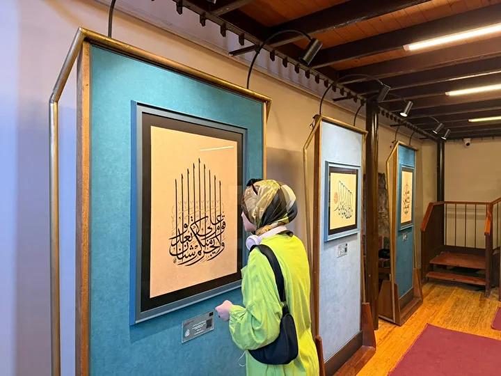 Adalet Temasıyla Hat Eserleri Sergisi Türkiye’nin Farklı Şehirlerinde Seyirciyle Buluşmaya Devam Ediyor