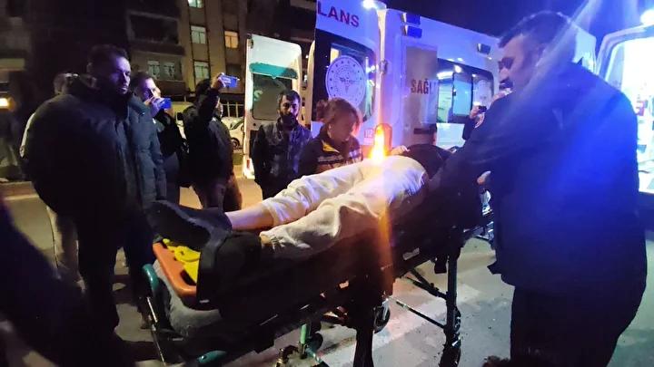 Aksaray8217da Kaza Elektrik Diregine Carpan Otomobilde 2 Yarali Aksarayda Kaza Elektrik Diregine Carpan Otomobilde 2 Yarali