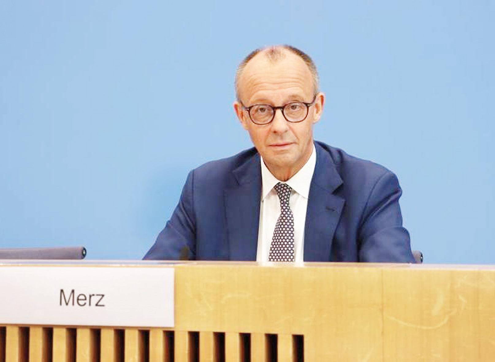 Almanyada CDU Liderinden Suriyelilere Geri Donus Uyarisi ve Davet