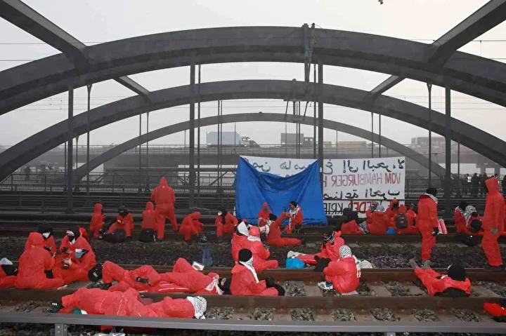 Almanyada Filistin Dayanismasi ve Liman Eylemleriyle Savas Karsiti Hareket Almanyada Filistin Dayanismasi ve Liman Eylemleriyle Savas Karsiti Hareket