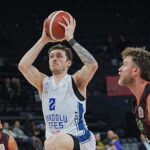 Anadolu Efes Bu Sezonun Yenilmez Takimi Oldu Glint Manisa8217yi Farkla Gecti