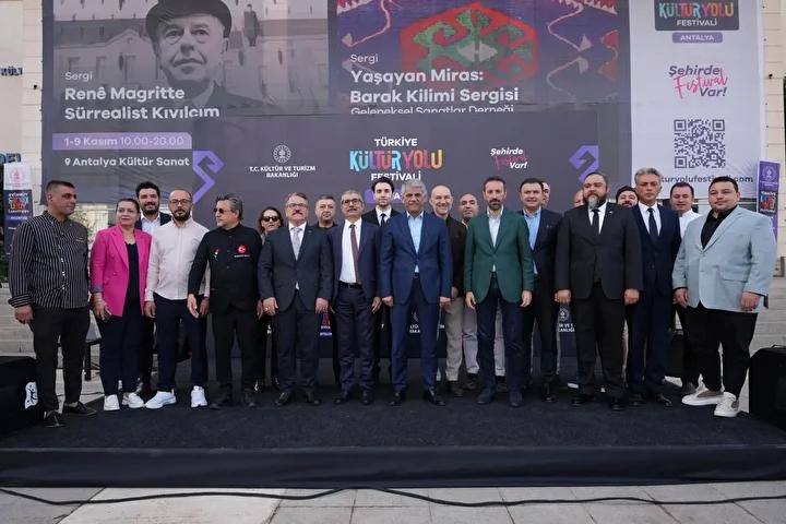 Sürrealizm ve Zamanın İmgeleri