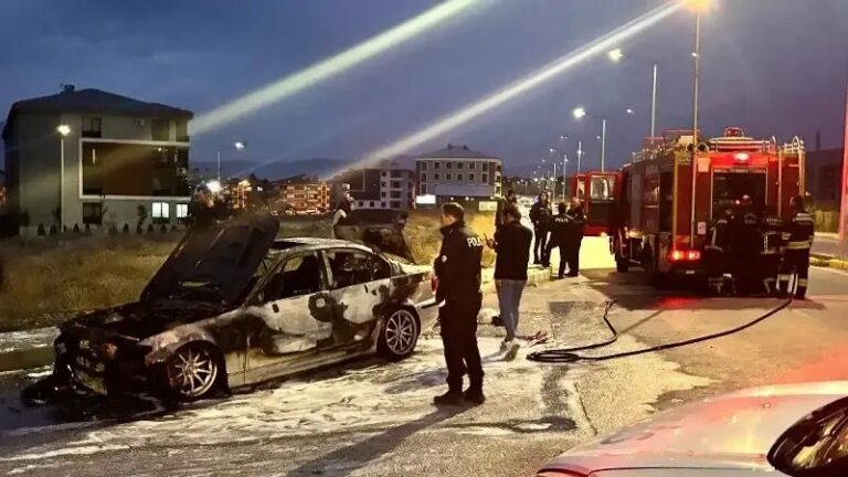 Basbaglar Mahallesi8217nde Otomobil Yangini Ani ve Detaylar