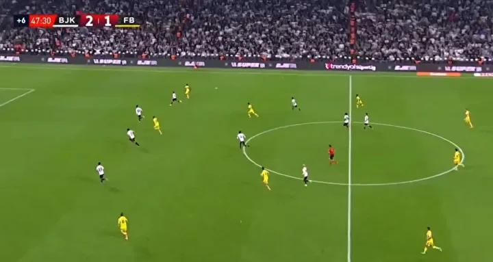 Beşiktaş ve Fenerbahçe Mücadelesinde Kritik Anlar ve Kaleci Hatası