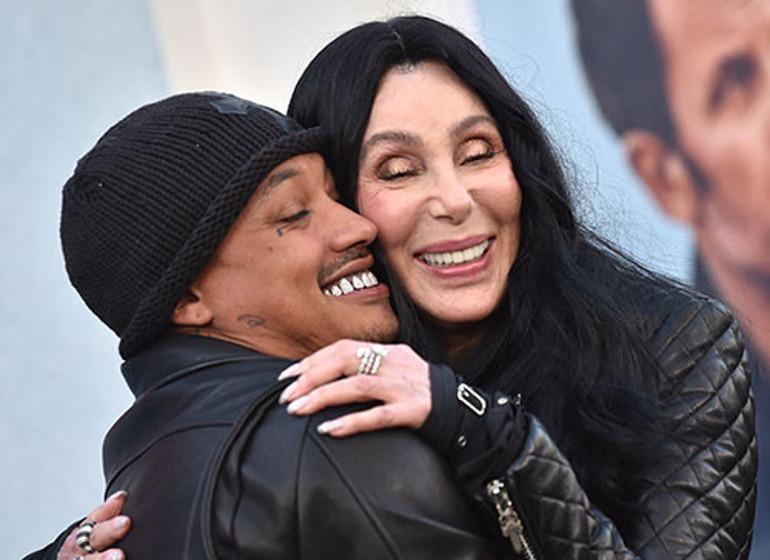 Cher ve Alexander Edwards Yas Farkiyla Gelen Elestirilere Martilar Askta Da Erkekler Hikye Anlamaz