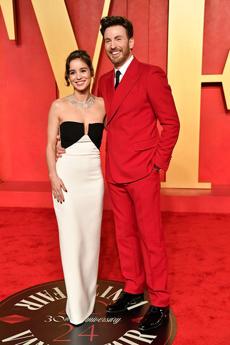 Chris Evans ve Alba Baptista'nın Mutlu Bebek Haberi ve Gizli Düğün Detayları 3 Düzenlenen Seçkin Düğünler ve Konuklar