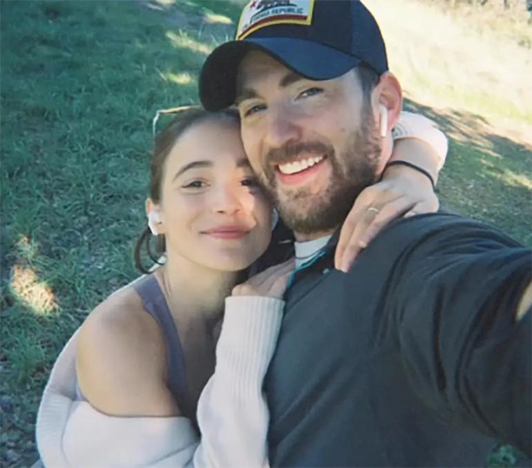 Chris Evans ve Alba Baptista'nın Mutlu Bebek Haberi ve Gizli Düğün Detayları 5 Chris Evans'ın Gönül Hikayesi ve Evliliğe Bakışı