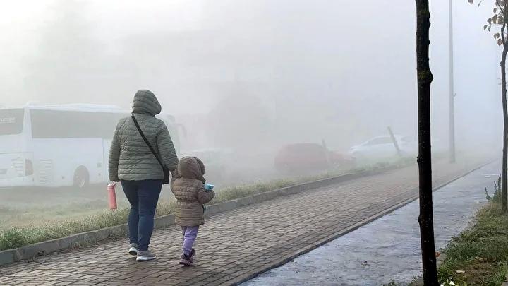 Çorlu'da Yoğun Sis Gündemi Değiştirdi: Ulaşım ve Güvenlik Tedbirleri Artırıldı 1 Çorlu'da Yoğun Sis Gündemi Değiştirdi: Ulaşım ve Güvenlik Tedbirleri Artırıldı