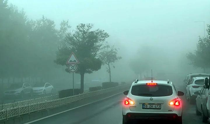 Çorlu'da Yoğun Sis Gündemi Değiştirdi: Ulaşım ve Güvenlik Tedbirleri Artırıldı 3 Çorlu'da Yoğun Sis Gündemi Değiştirdi: Ulaşım ve Güvenlik Tedbirleri Artırıldı