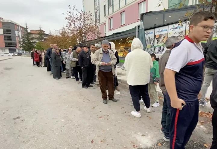 Corumda Ucuz Hamsi Satislari Vatandaslari Memnun Etti 4 Corumda Ucuz Hamsi Satislari Vatandaslari Memnun Etti