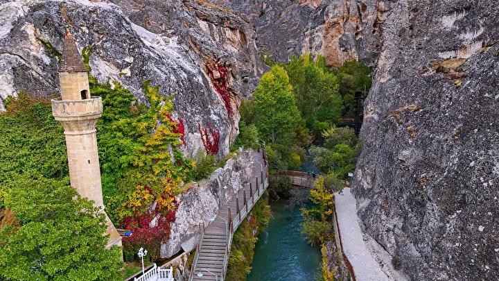 Darende Tohma Kanyonu ve Doga Harikalari Kesfi Turizm Potansiyeli ve Ziyaretcilerden Gelen Yorumlar