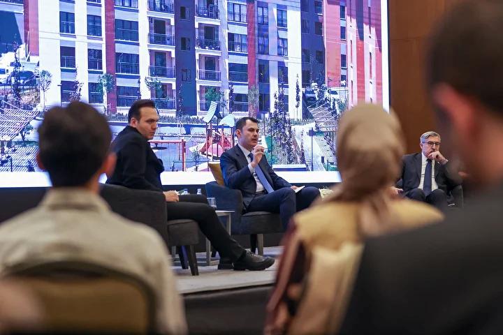 Deprem Bolgesinde Genclerle Birlikte Ileri Seviyede Insaat ve Dijital Calismalar Deprem Bolgesinde Genclerle Birlikte Ileri Seviyede Insaat ve Dijital Calismalar