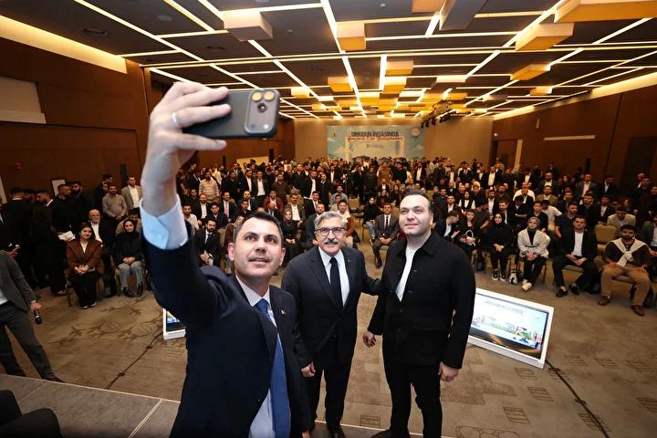 Deprem Bolgesinde Genclerle Birlikte Ileri Seviyede Insaat ve Dijital Calismalar Deprem Bolgesinde Genclerle Birlikte Ileri Seviyede Insaat ve Dijital Calismalar