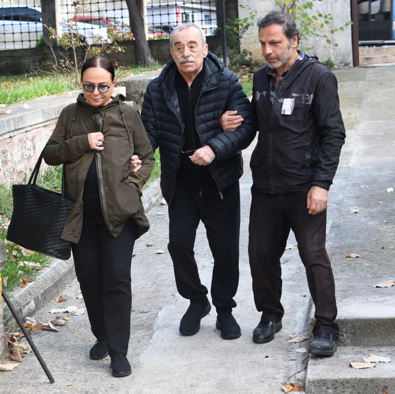 Devekusu Kabare8217nin Efsane Ismi Ahmet Gulhan8217in Cenaze Toreni ve Anilari Ahmet Gulhan Kimdir