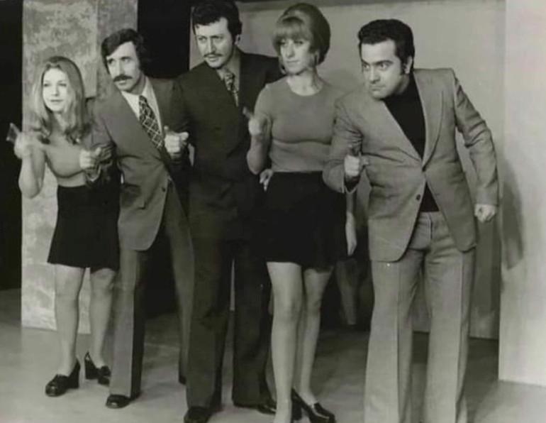 Devekusu Kabare8217nin Efsane Ismi Ahmet Gulhan8217in Cenaze Toreni ve Anilari Devekusu Kabarenin Efsane Ismi Ahmet Gulhanin Cenaze Toreni ve Anilari