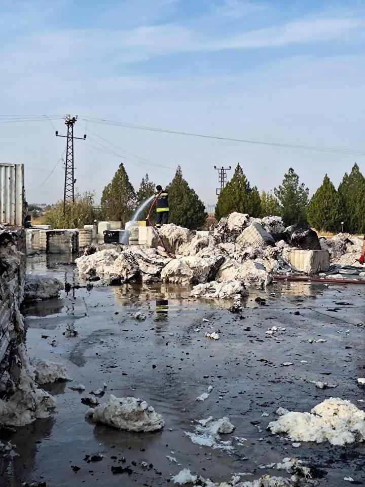 Diyarbakir8217da Akaryakit Istasyonunda Tir Yangini Kontrol Altina Alindi Diyarbakirda Akaryakit Istasyonunda Tir Yangini Kontrol Altina Alindi