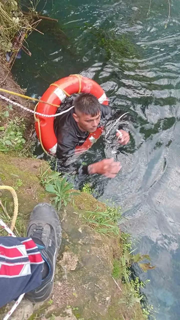 Duden Selalesi yakinlarinda tehlikeli anlar Bir kisinin suya dusup kurtarilmasi Yarali kisinin kurtarilmasi